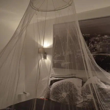 Montmartre Apartment